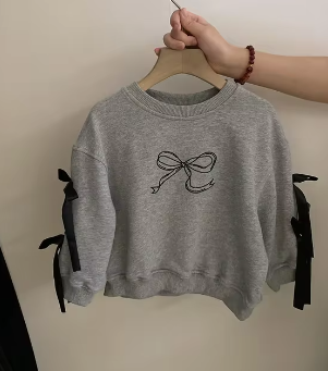 Bow sweatshirt